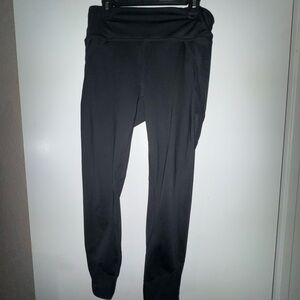 Fabletics members only leggings. With mesh and pockets.